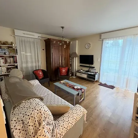 Daire Comfort & Quiet With Garden In *