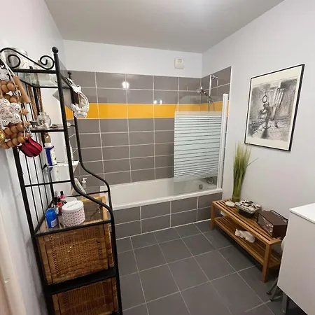 Comfort & Quiet With Garden In Saint-Herblain